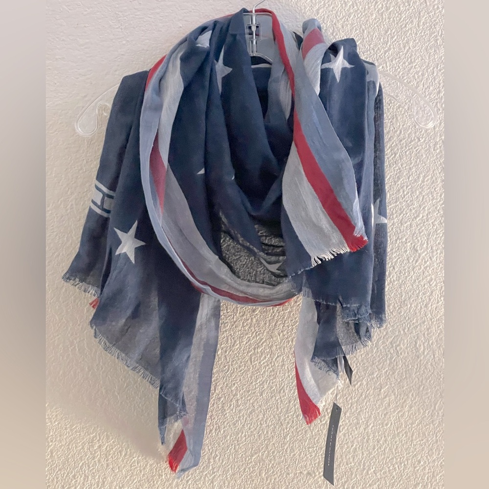 • TOMMY HILFIGER • Stars & Stripes Scarf •